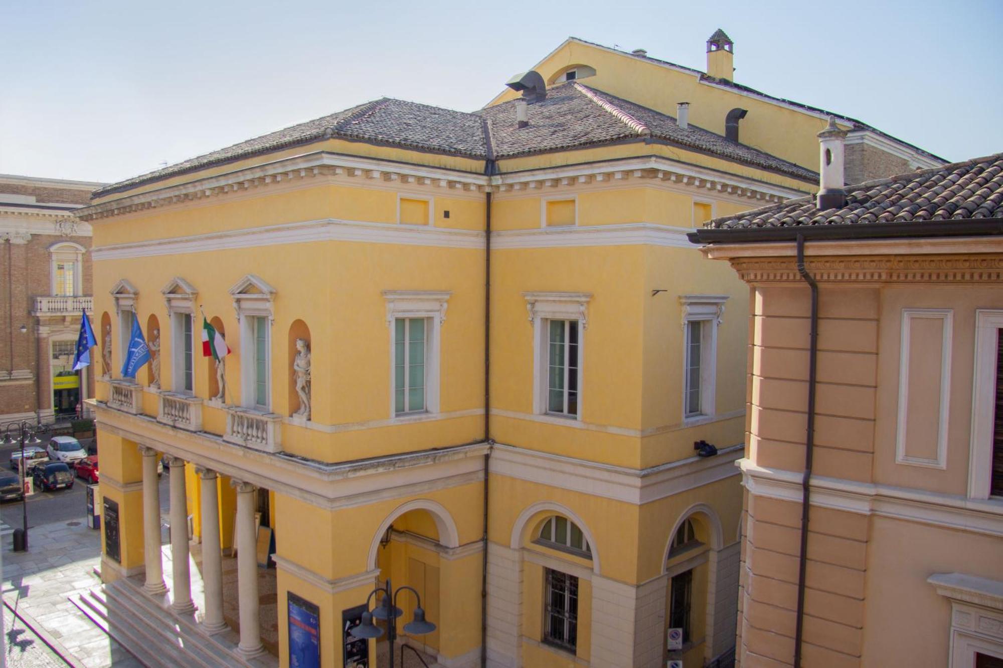 رافيننا La Maison Du Theatre المظهر الخارجي الصورة